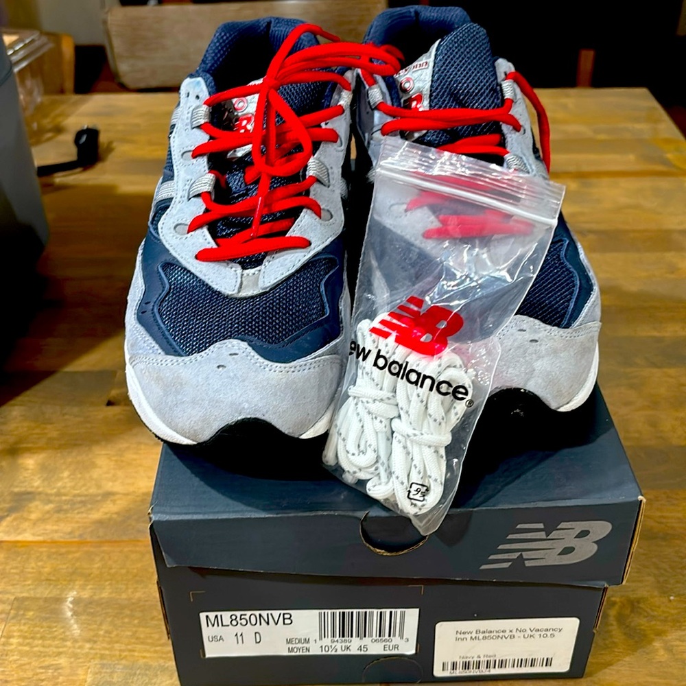 New balance x No Vacancy Inn 850 sneakers !